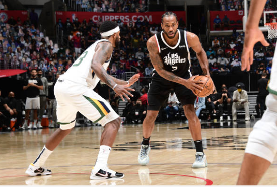  布克末节独揽15分，太阳逆转爵士终结对手三连胜势头