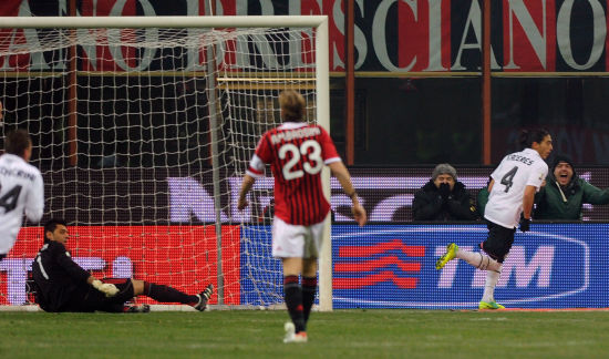  AC米兰新援惊艳首秀，梅开二度点燃圣西罗激情  